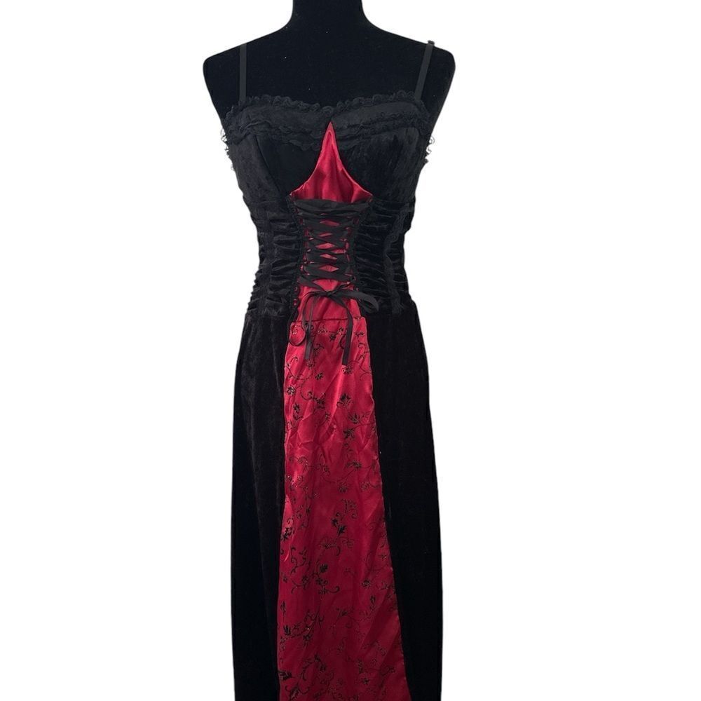 Elegant Black and Red Maxi Dress